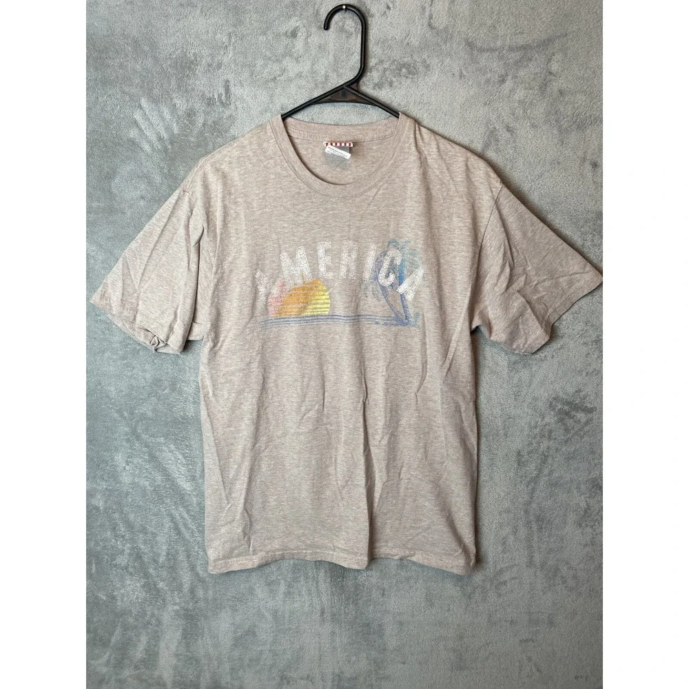 America Adult Medium Beige Tshirt